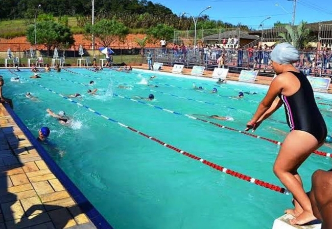 Vereador William Albuquerque busca reforma da piscina da Escola Projeto II no Bairro Paisagem Colonial